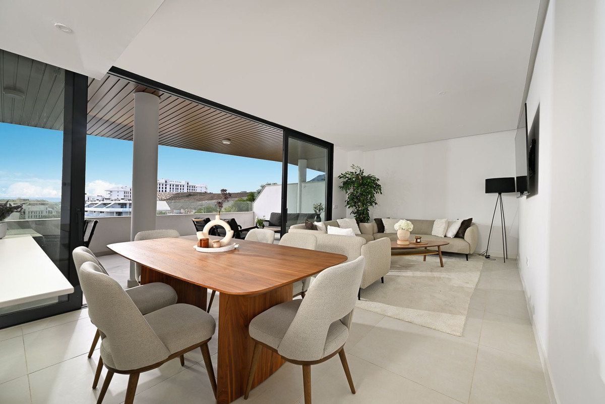 2 Bed Apartment for sale in Fuengirola Costa Del Sol, Málaga, Spain