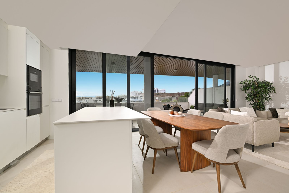 2 Bed Apartment for sale in Fuengirola Costa Del Sol, Málaga, Spain