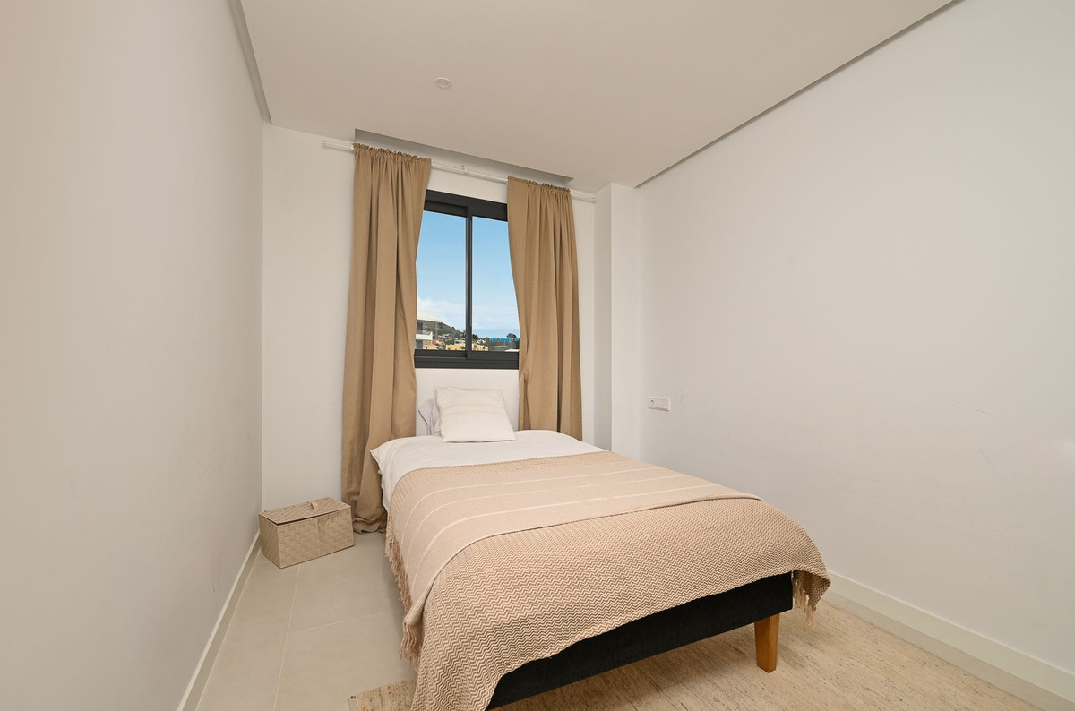 2 Bed Apartment for sale in Fuengirola Costa Del Sol, Málaga, Spain