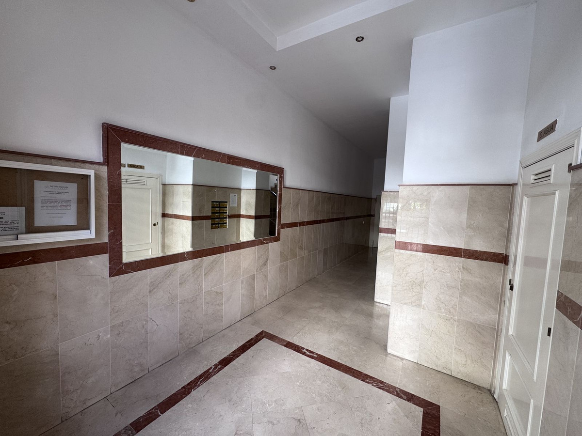 4 Bed Apartment for sale in Estepona Costa Del Sol, Málaga, Spain