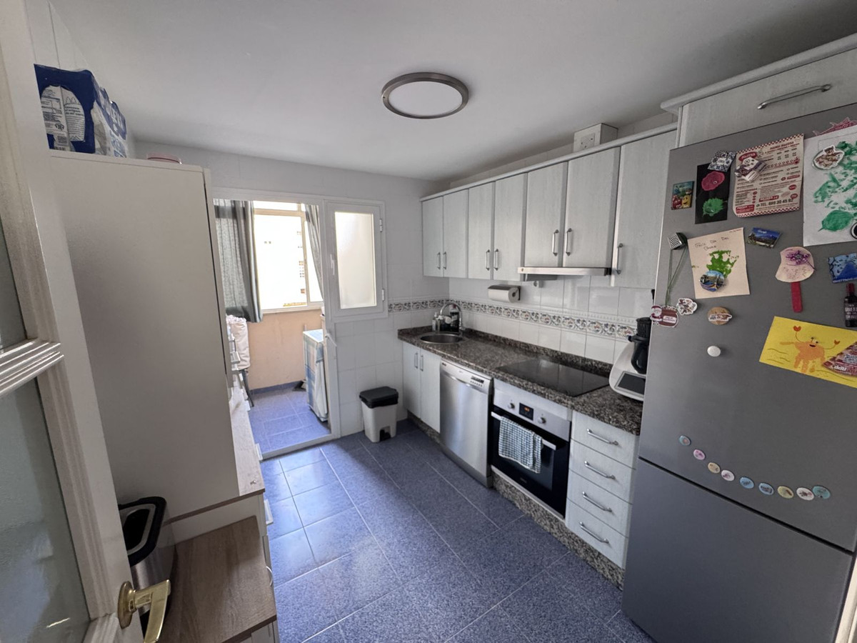 4 Bed Apartment for sale in Estepona Costa Del Sol, Málaga, Spain