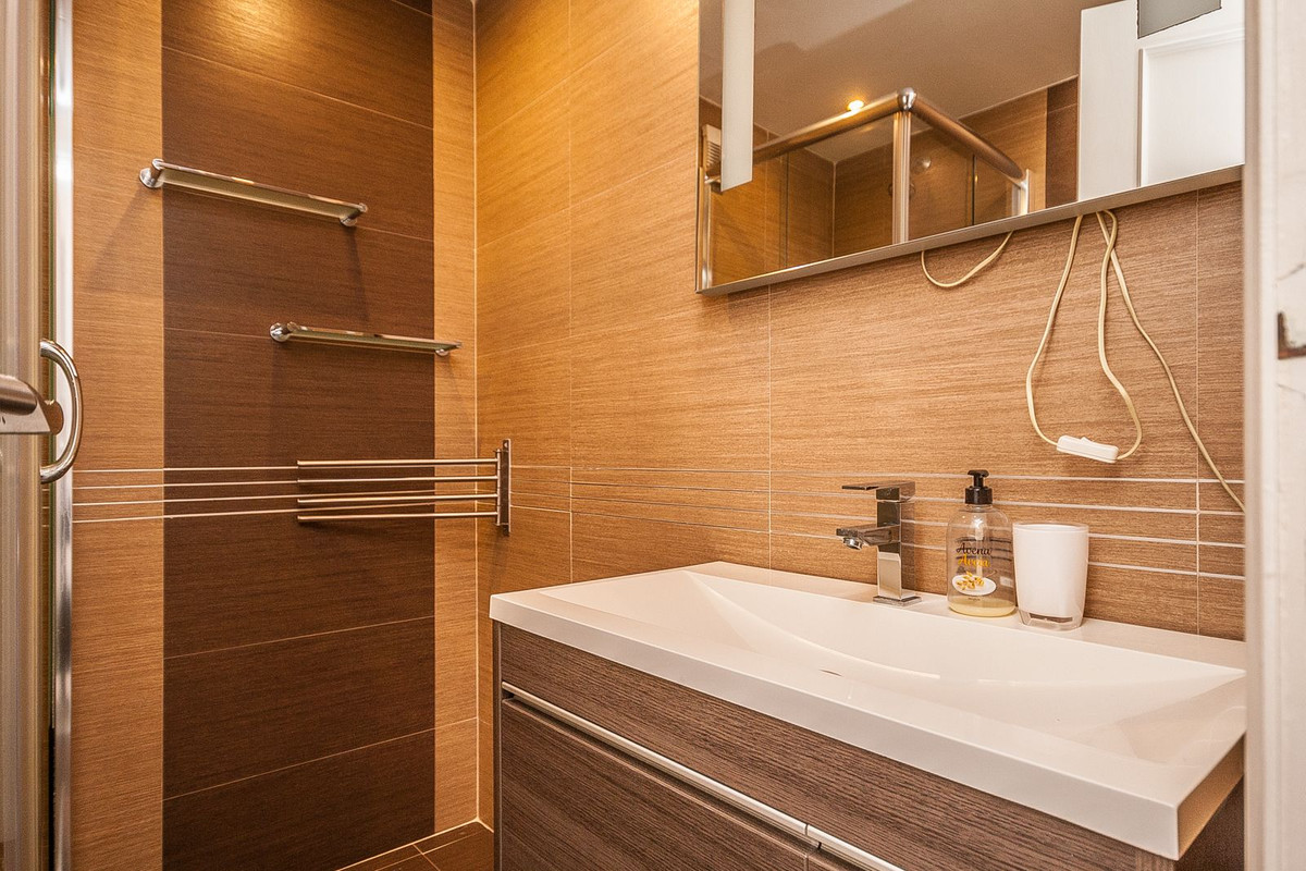 2 Bed Apartment for sale in Calahonda Costa Del Sol, Málaga, Spain
