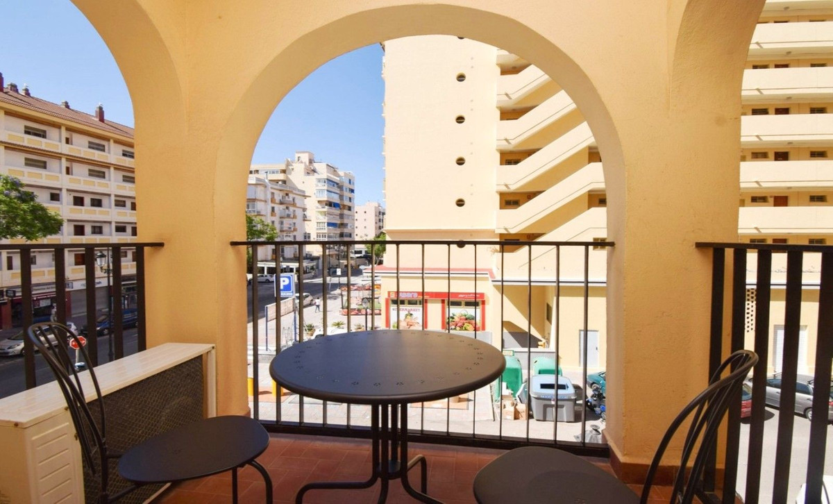Se vende Apartamento Planta Media de 3 dormitorios en Costa Del Sol, Málaga, España