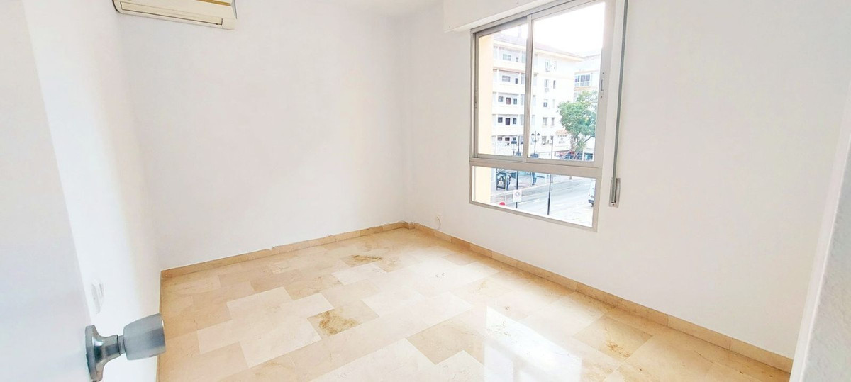 Se vende Apartamento Planta Media de 3 dormitorios en Costa Del Sol, Málaga, España