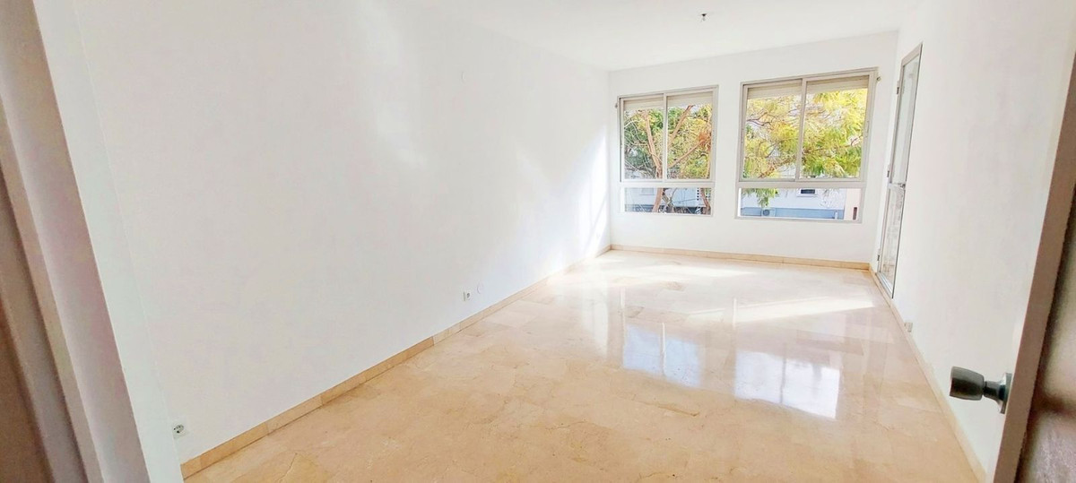Se vende Apartamento Planta Media de 3 dormitorios en Costa Del Sol, Málaga, España