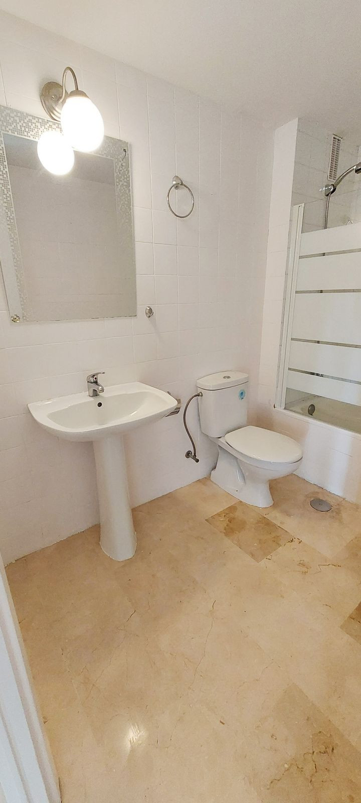 Se vende Apartamento Planta Media de 3 dormitorios en Costa Del Sol, Málaga, España