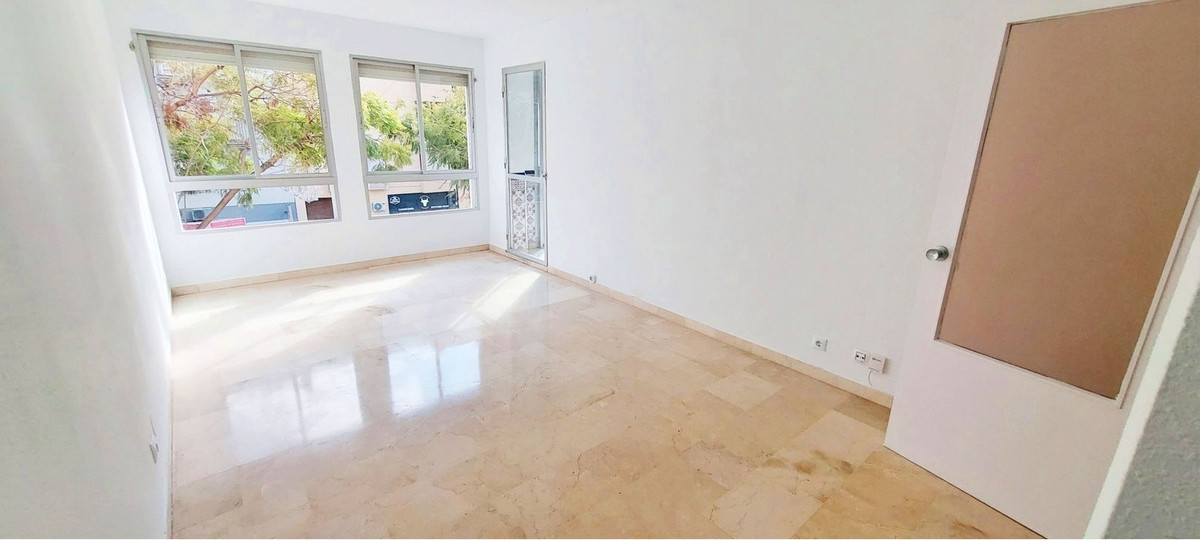 Se vende Apartamento Planta Media de 3 dormitorios en Costa Del Sol, Málaga, España