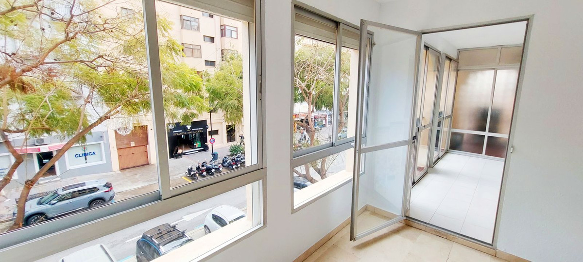 Se vende Apartamento Planta Media de 3 dormitorios en Costa Del Sol, Málaga, España