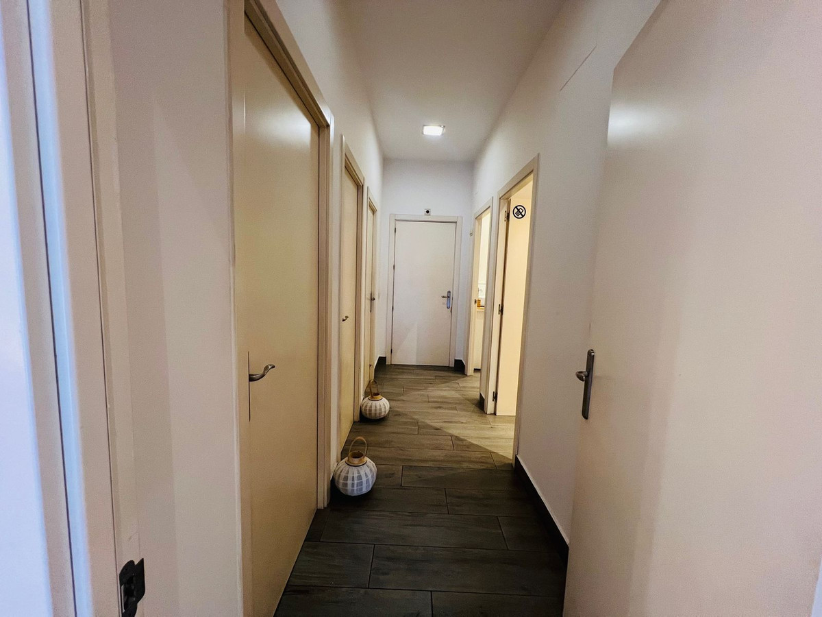 4 Bed Commercial unit for sale in Estepona Costa Del Sol, Málaga, Spain