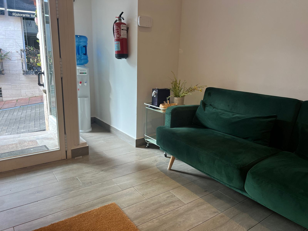 4 Bed Commercial unit for sale in Estepona Costa Del Sol, Málaga, Spain