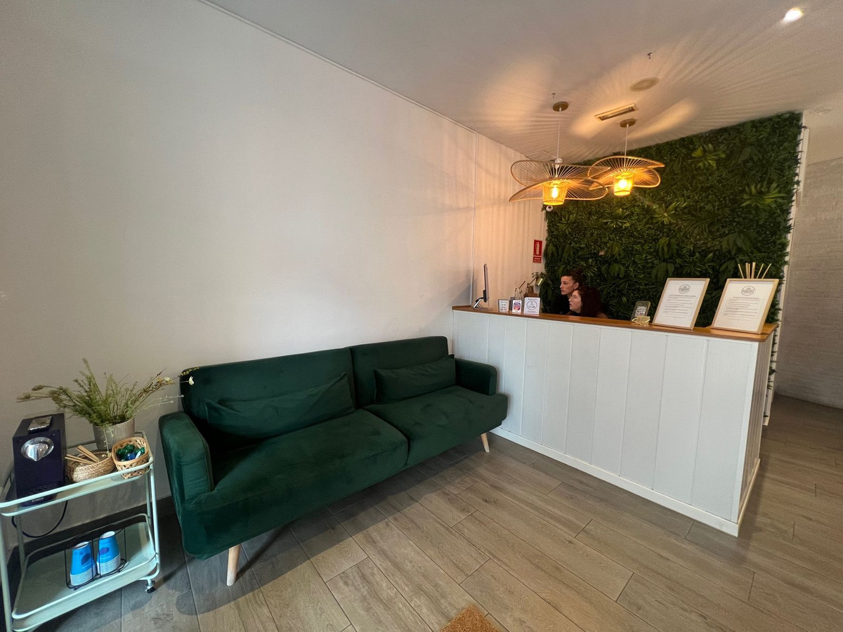 4 Bed Commercial unit for sale in Estepona Costa Del Sol, Málaga, Spain