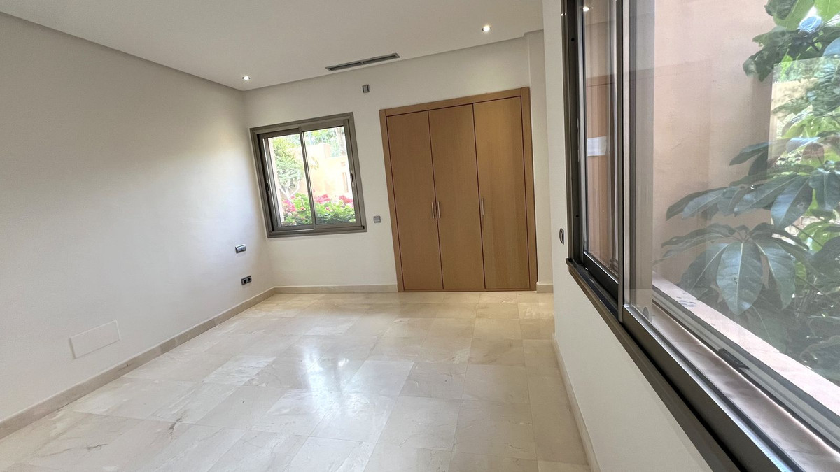 Se vende Apartamento Planta Baja de 3 dormitorios en Costa Del Sol, Málaga, España