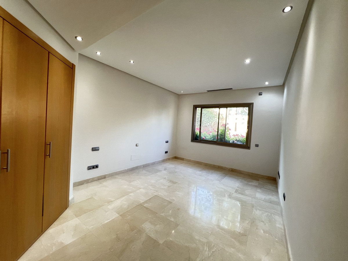 Se vende Apartamento Planta Baja de 3 dormitorios en Costa Del Sol, Málaga, España