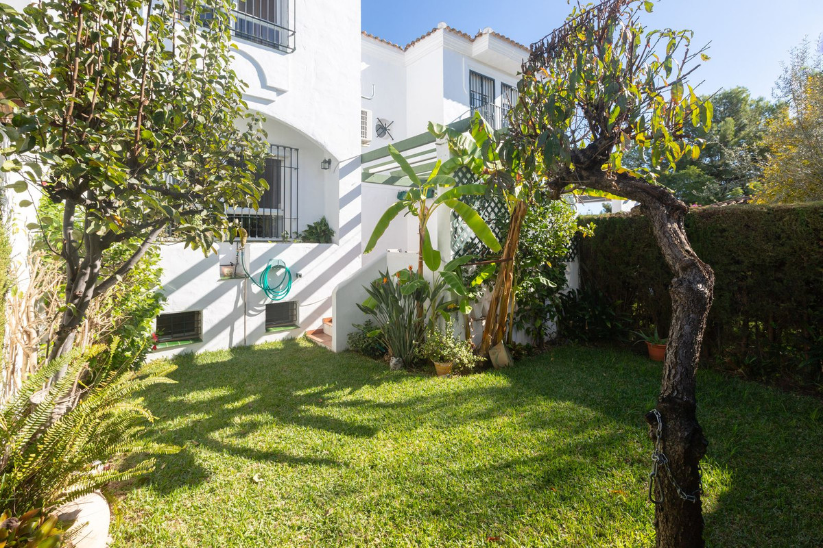 4 Bed Townhouse for sale in Marbella Costa Del Sol, Málaga, Spain