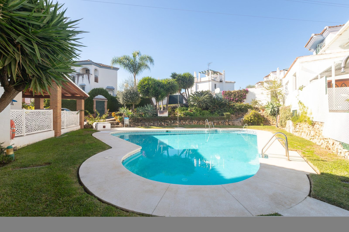 4 Bed Townhouse for sale in Marbella Costa Del Sol, Málaga, Spain