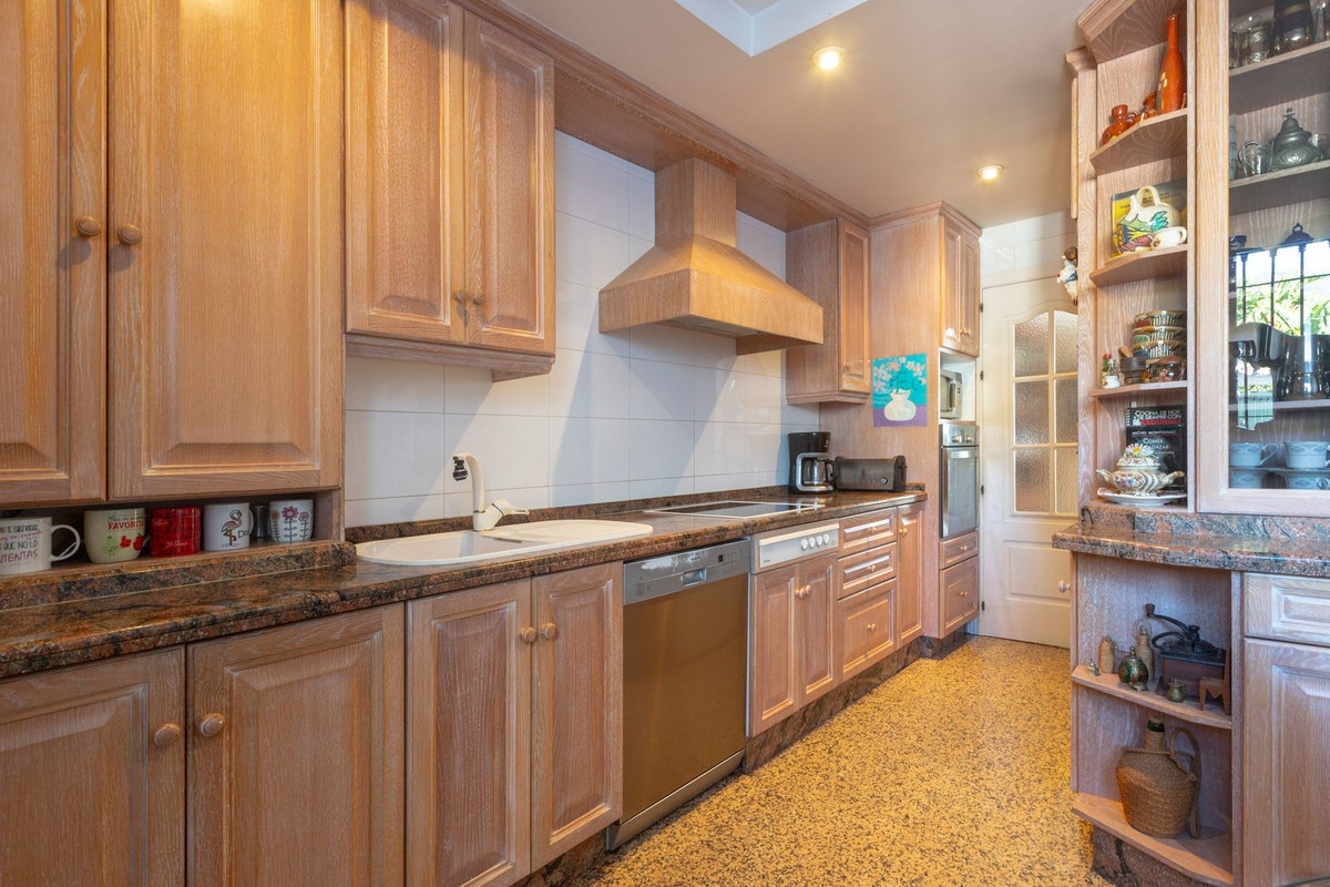 4 Bed Townhouse for sale in Marbella Costa Del Sol, Málaga, Spain