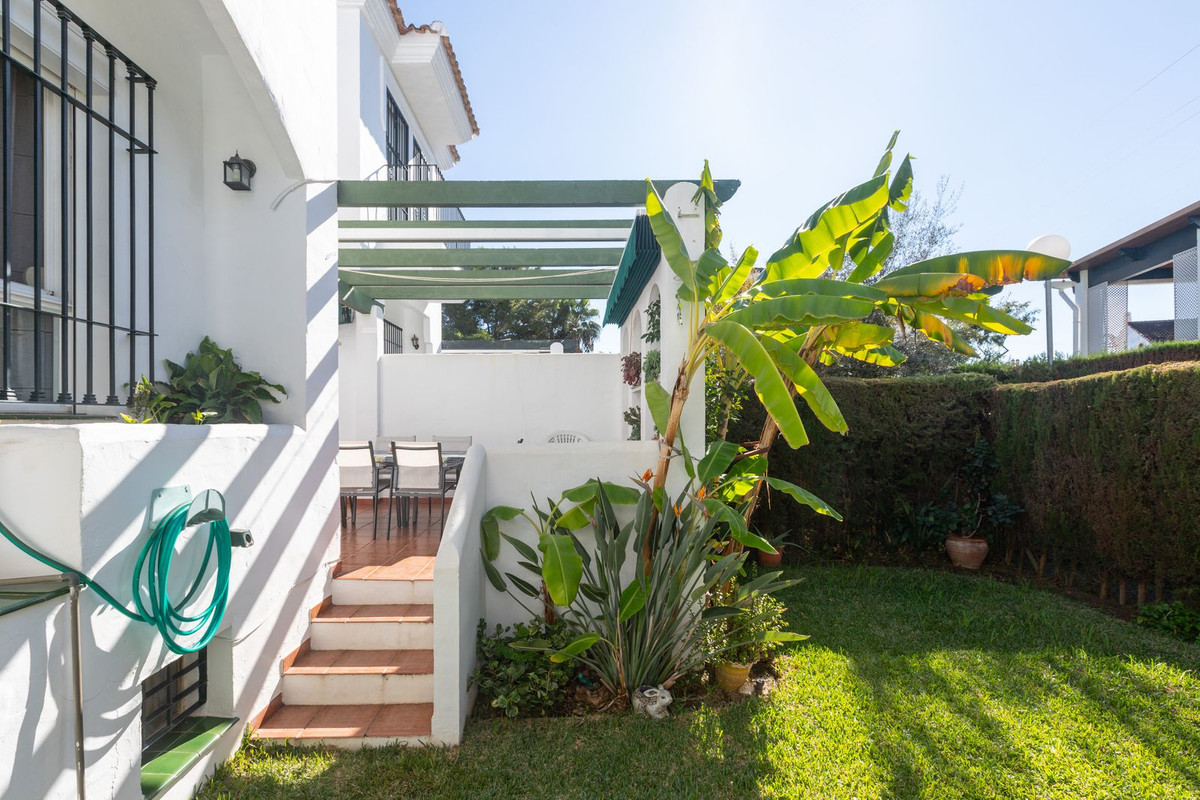 4 Bed Townhouse for sale in Marbella Costa Del Sol, Málaga, Spain