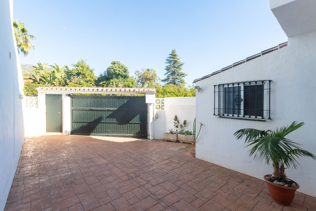 4 Bed Townhouse for sale in Marbella Costa Del Sol, Málaga, Spain
