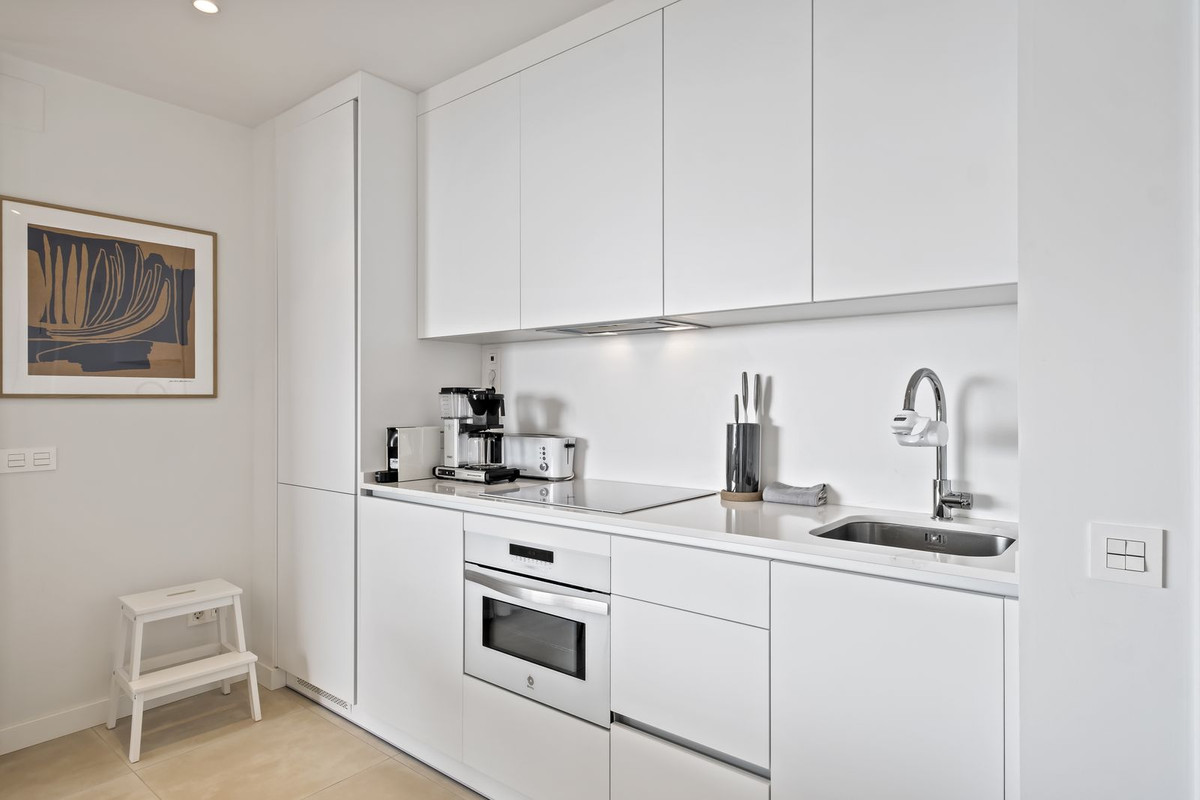 Se vende Apartamento Planta Media de 2 dormitorios en Costa Del Sol, Málaga, España