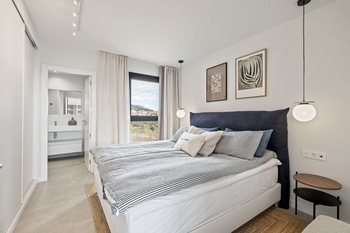 Se vende Apartamento Planta Media de 2 dormitorios en Costa Del Sol, Málaga, España