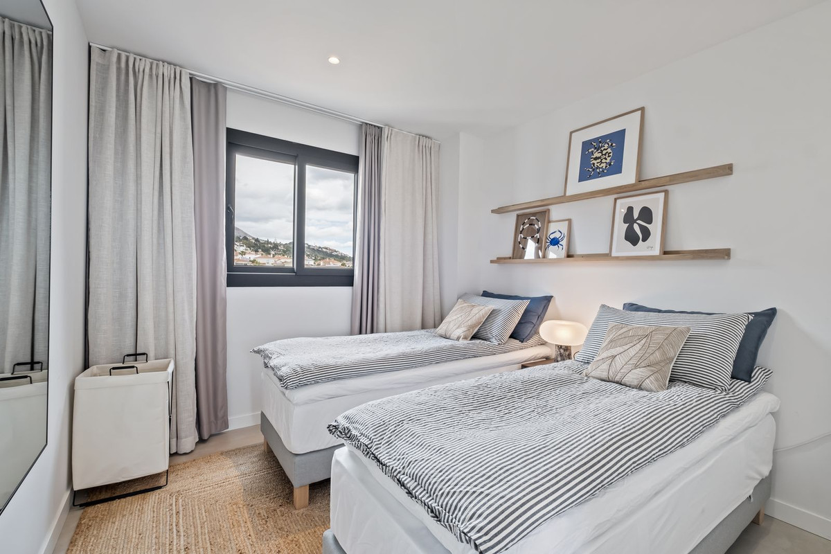 Se vende Apartamento Planta Media de 2 dormitorios en Costa Del Sol, Málaga, España