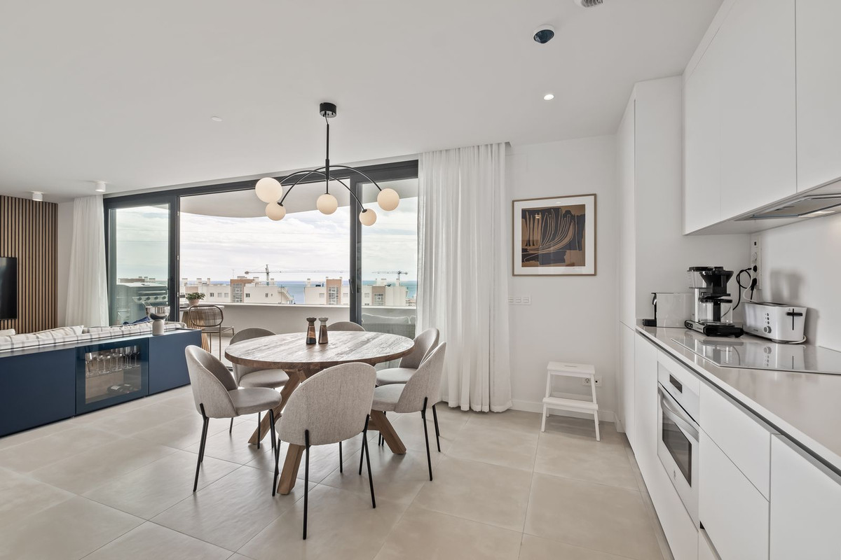 Se vende Apartamento Planta Media de 2 dormitorios en Costa Del Sol, Málaga, España