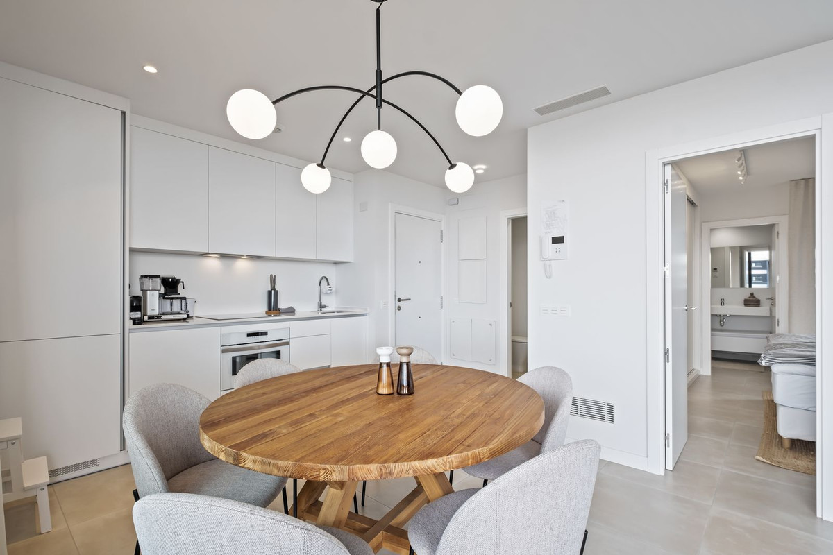 Se vende Apartamento Planta Media de 2 dormitorios en Costa Del Sol, Málaga, España