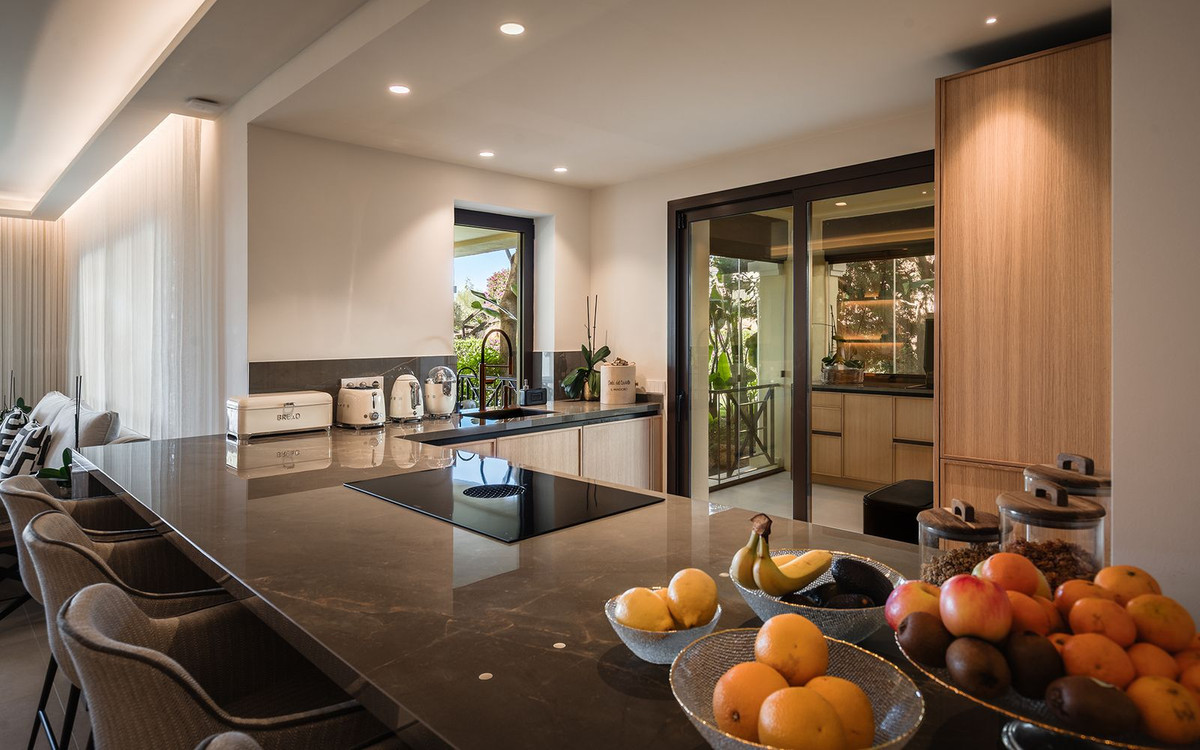 Se vende Apartamento Planta Baja de 4 dormitorios en Costa Del Sol, Málaga, España