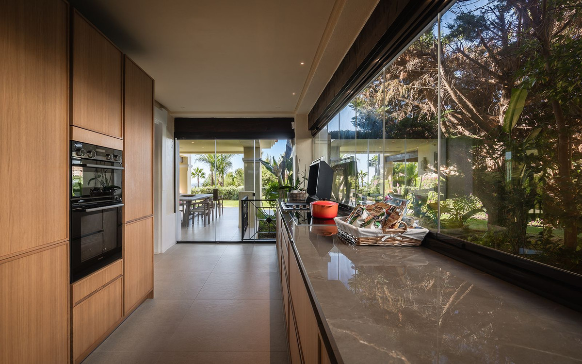 Se vende Apartamento Planta Baja de 4 dormitorios en Costa Del Sol, Málaga, España