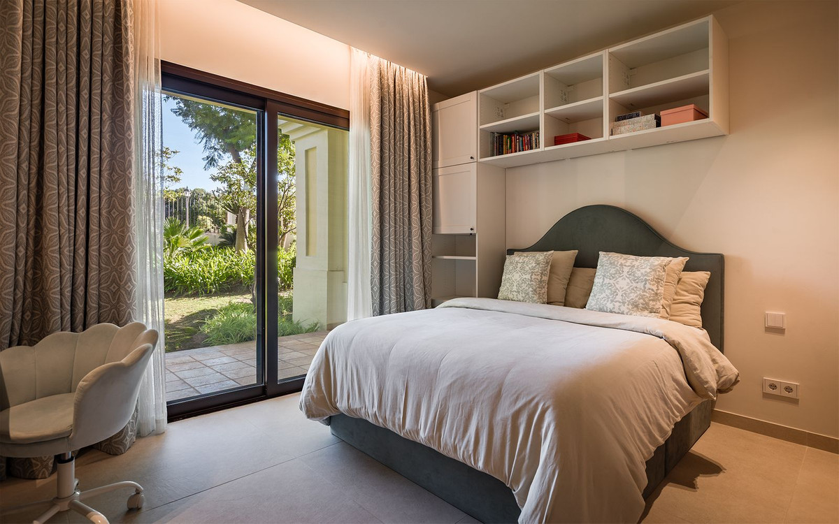 Se vende Apartamento Planta Baja de 4 dormitorios en Costa Del Sol, Málaga, España