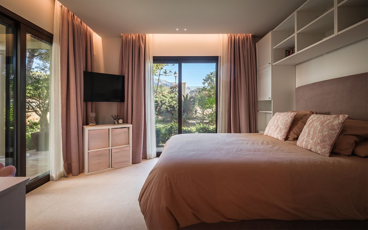Se vende Apartamento Planta Baja de 4 dormitorios en Costa Del Sol, Málaga, España
