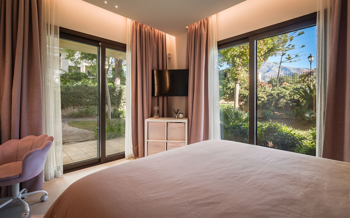 Se vende Apartamento Planta Baja de 4 dormitorios en Costa Del Sol, Málaga, España