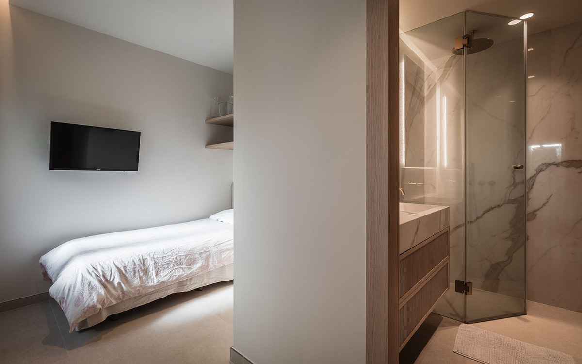 Se vende Apartamento Planta Baja de 4 dormitorios en Costa Del Sol, Málaga, España