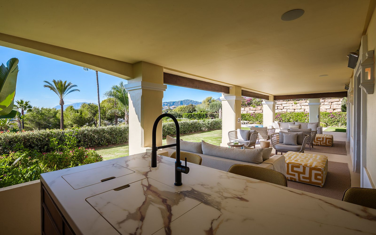 Se vende Apartamento Planta Baja de 4 dormitorios en Costa Del Sol, Málaga, España