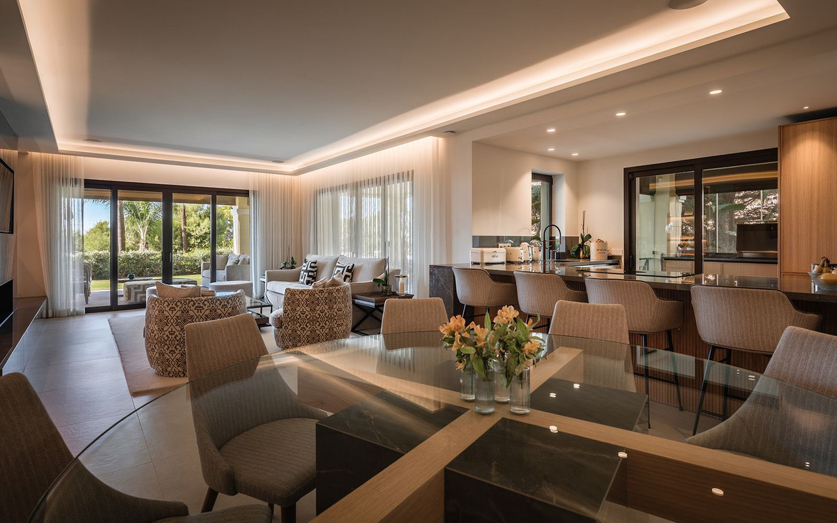 Se vende Apartamento Planta Baja de 4 dormitorios en Costa Del Sol, Málaga, España