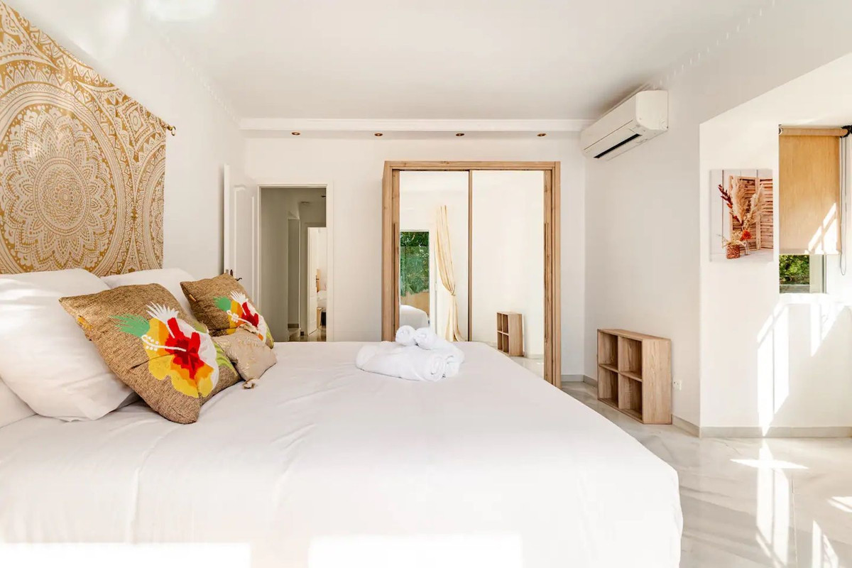 4 Bed Townhouse for sale in Nagüeles Costa Del Sol, Málaga, Spain