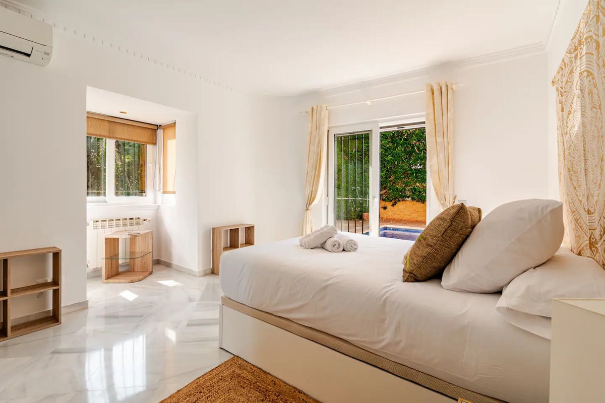 4 Bed Townhouse for sale in Nagüeles Costa Del Sol, Málaga, Spain