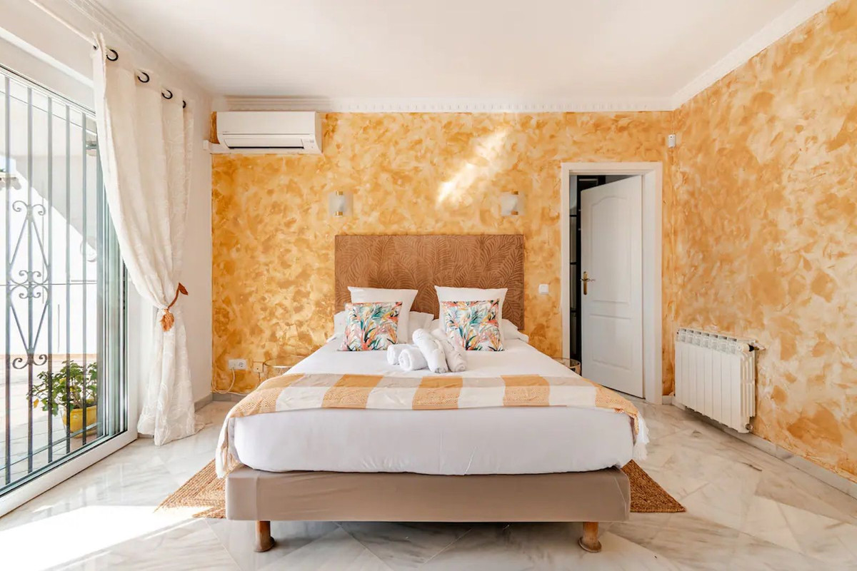 4 Bed Townhouse for sale in Nagüeles Costa Del Sol, Málaga, Spain