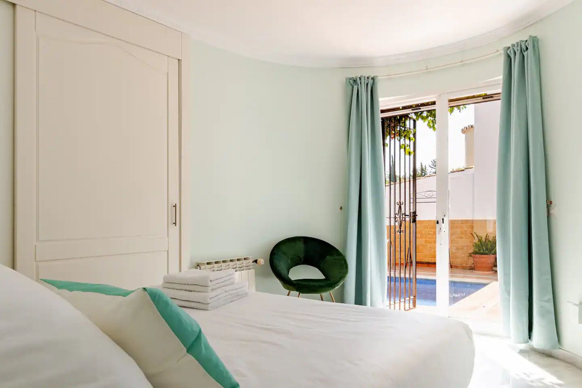 4 Bed Townhouse for sale in Nagüeles Costa Del Sol, Málaga, Spain