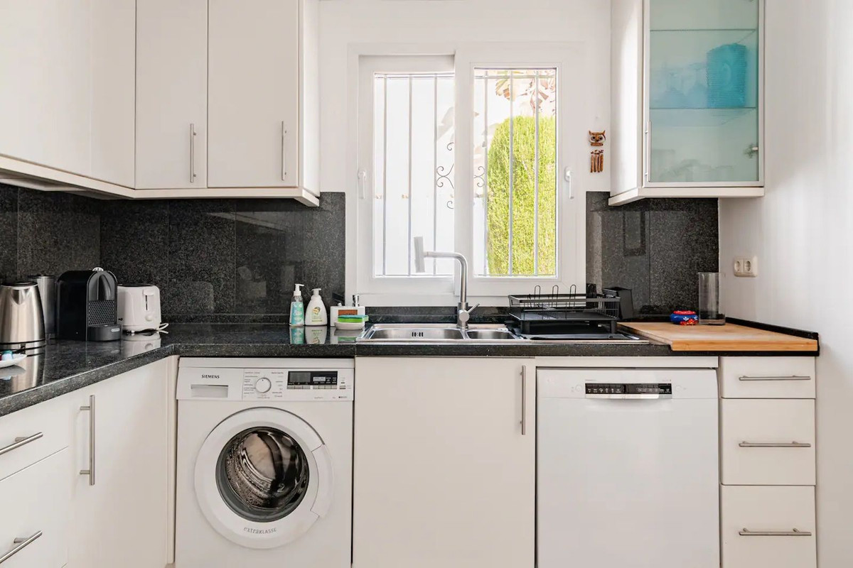 4 Bed Townhouse for sale in Nagüeles Costa Del Sol, Málaga, Spain