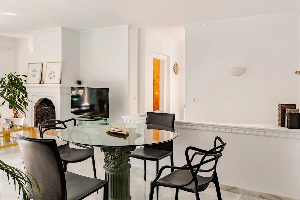 4 Bed Townhouse for sale in Nagüeles Costa Del Sol, Málaga, Spain