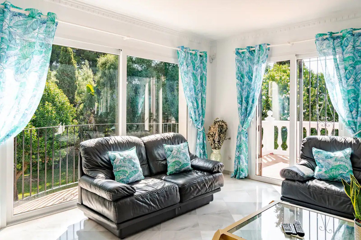 4 Bed Townhouse for sale in Nagüeles Costa Del Sol, Málaga, Spain