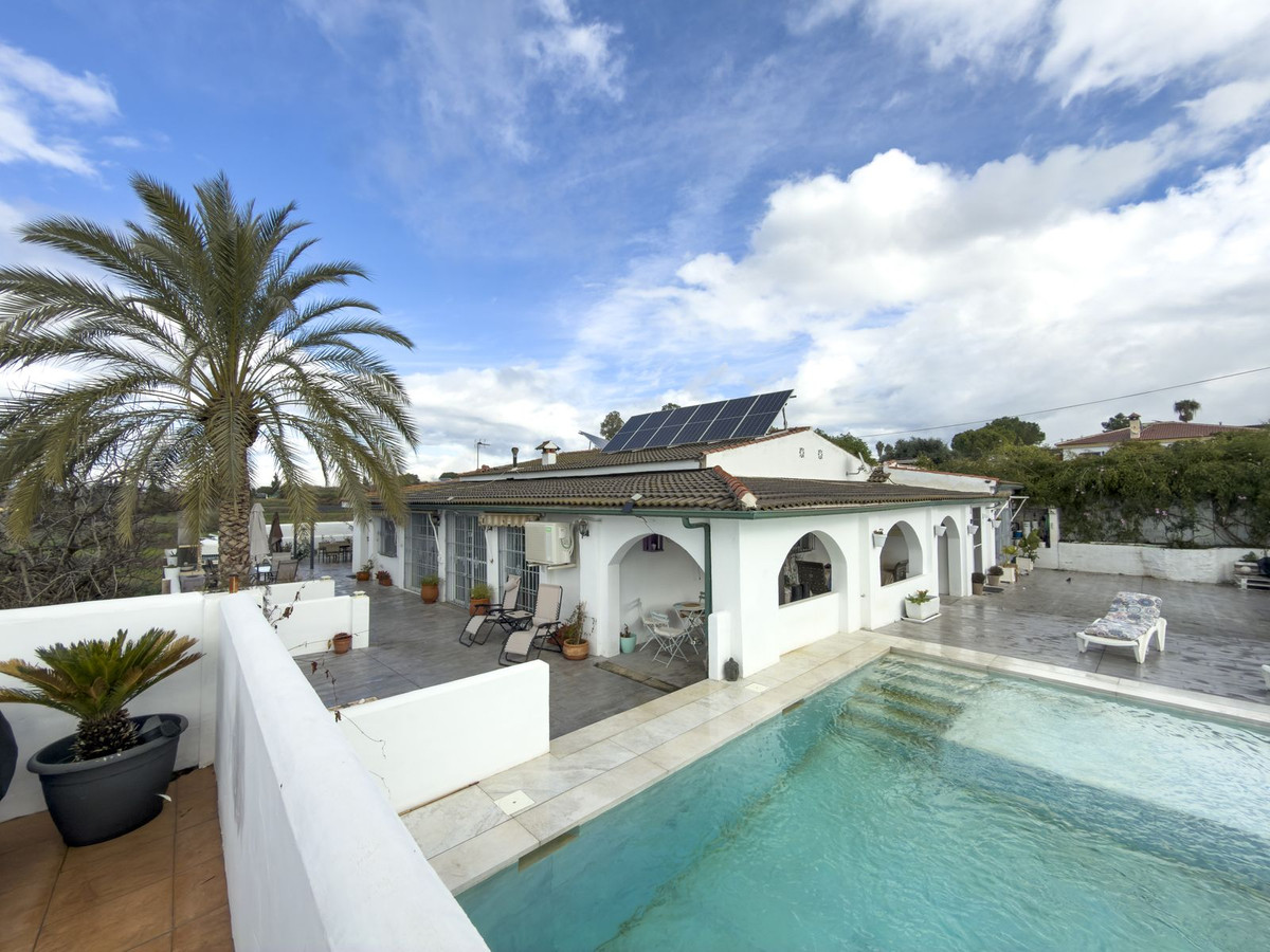 Se vende Finca - Cortijo de 3 dormitorios en Costa Del Sol, Málaga, España
