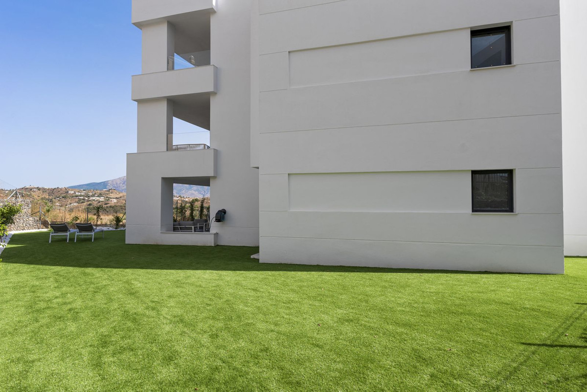 3 Bed Apartment for sale in Calanova Golf Costa Del Sol, Málaga, Spain