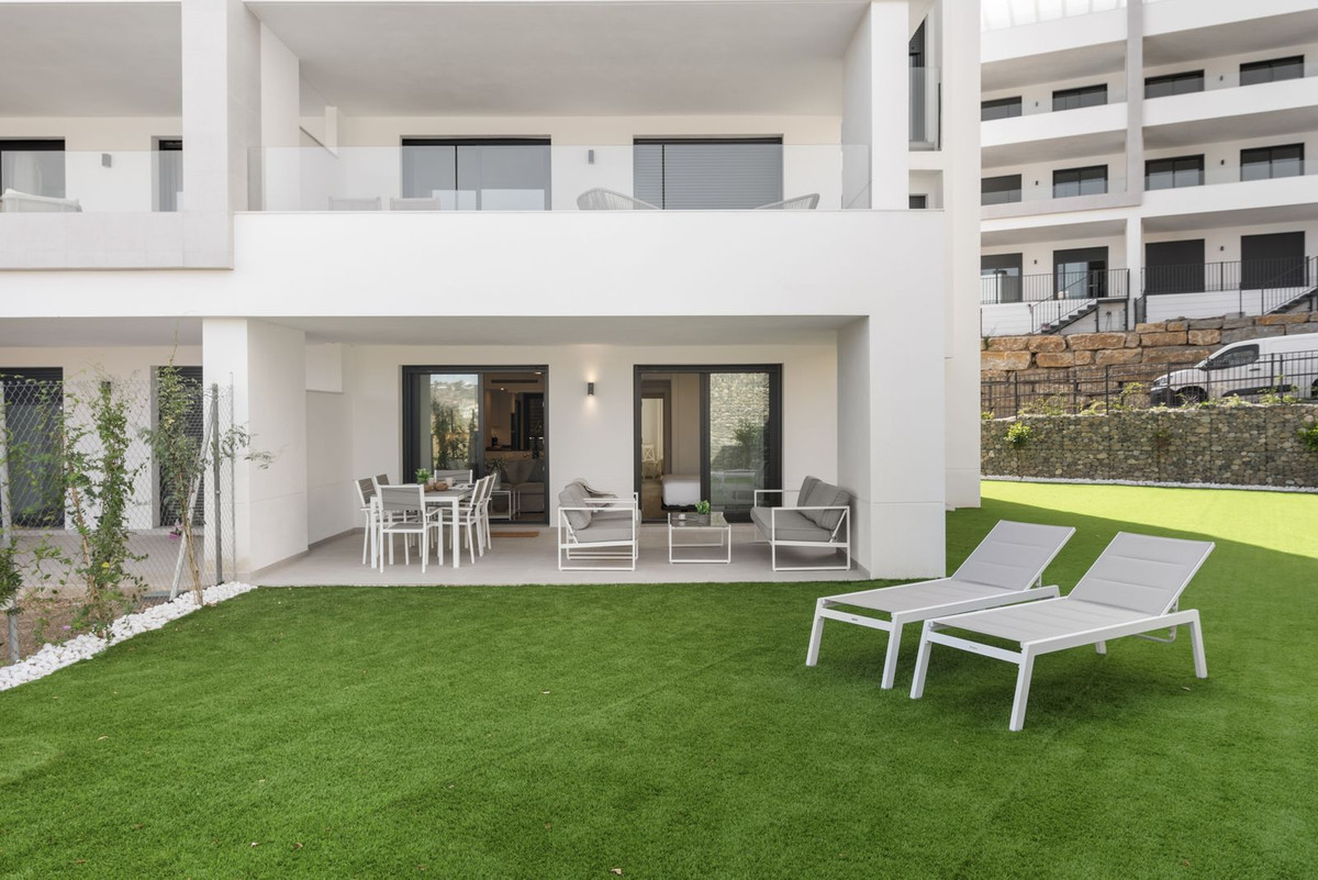 3 Bed Apartment for sale in Calanova Golf Costa Del Sol, Málaga, Spain
