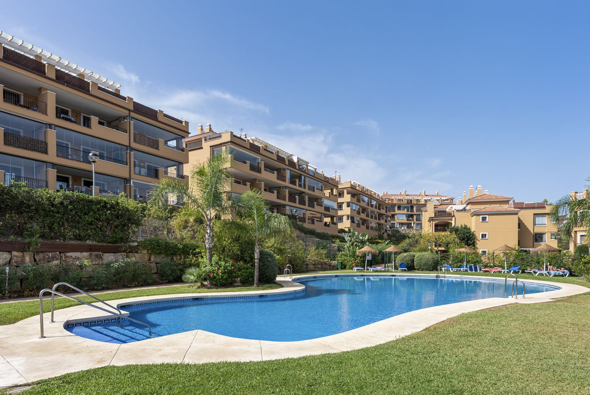 3 Bed Apartment for sale in Calanova Golf Costa Del Sol, Málaga, Spain