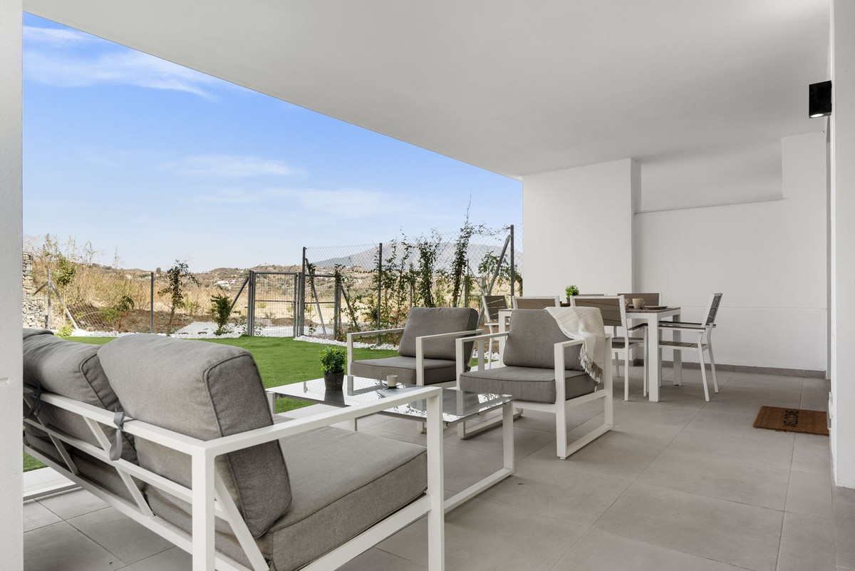 3 Bed Apartment for sale in Calanova Golf Costa Del Sol, Málaga, Spain