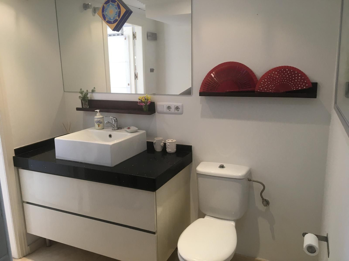 3 Bed Apartment for sale in San Pedro De Alcántara Costa Del Sol, Málaga, Spain