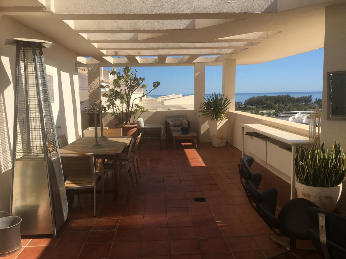 3 Bed Apartment for sale in San Pedro De Alcántara Costa Del Sol, Málaga, Spain
