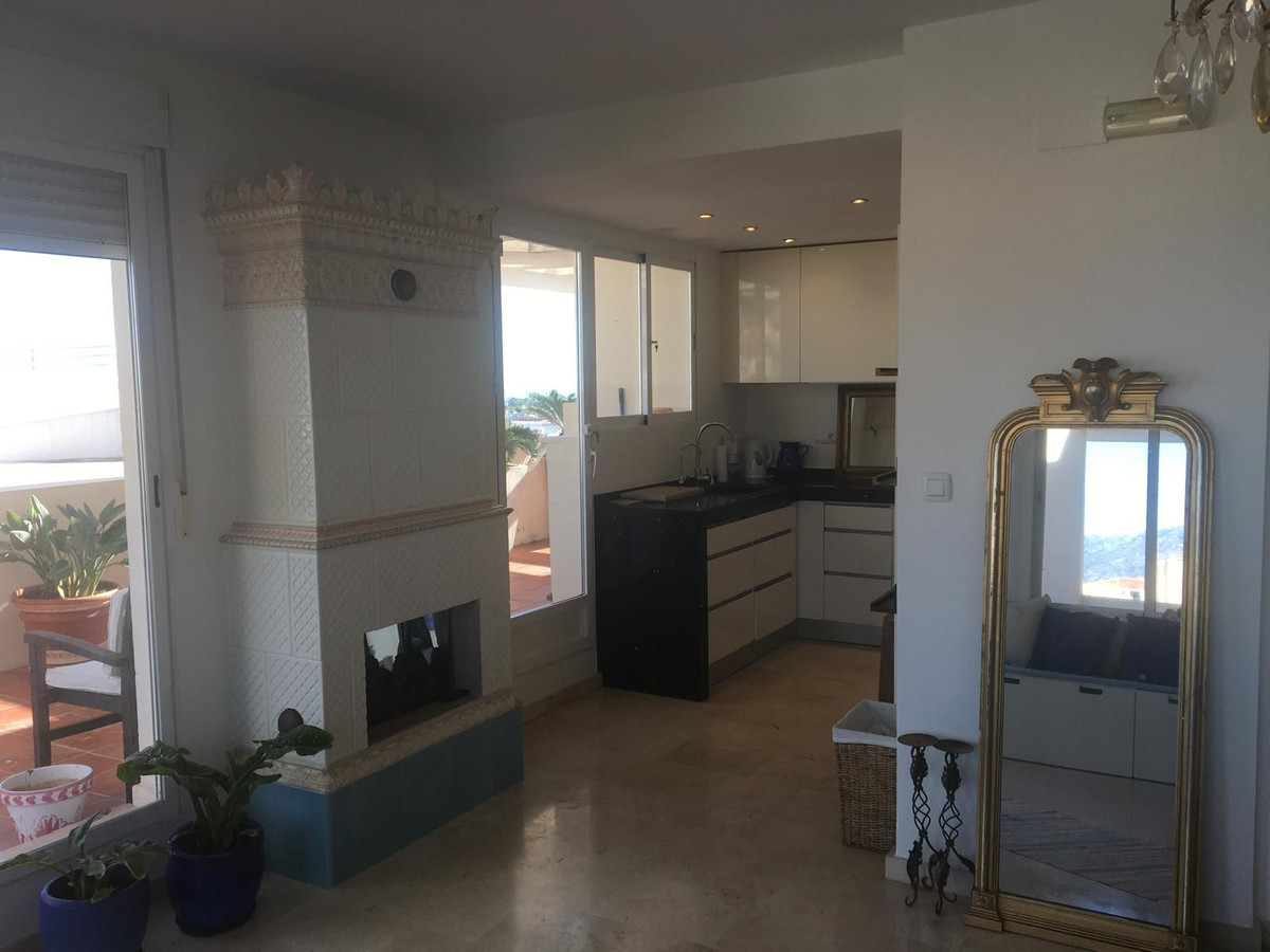 3 Bed Apartment for sale in San Pedro De Alcántara Costa Del Sol, Málaga, Spain
